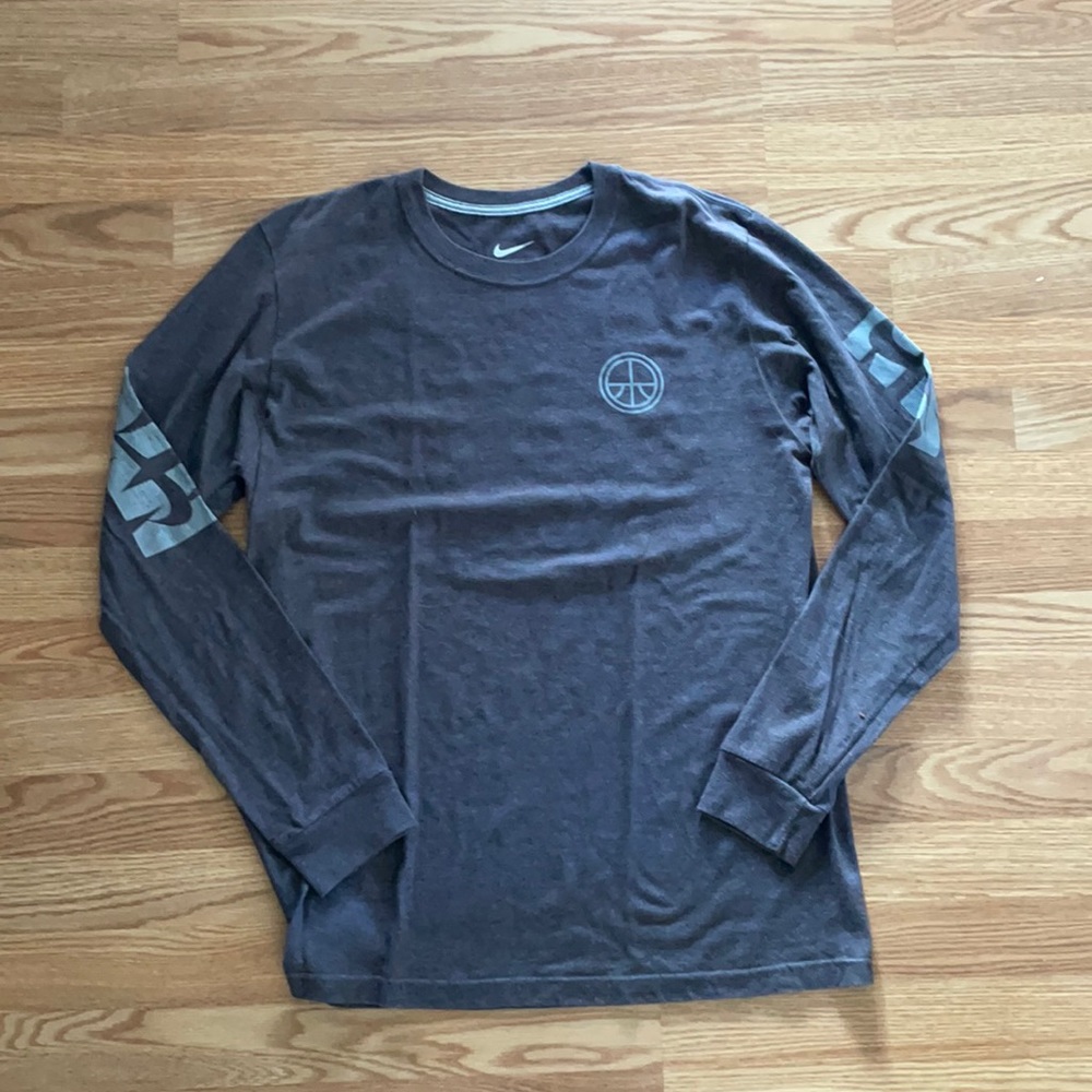 Nike nyc 1982 Air Force 1 long sleeve graphic t shirt size large